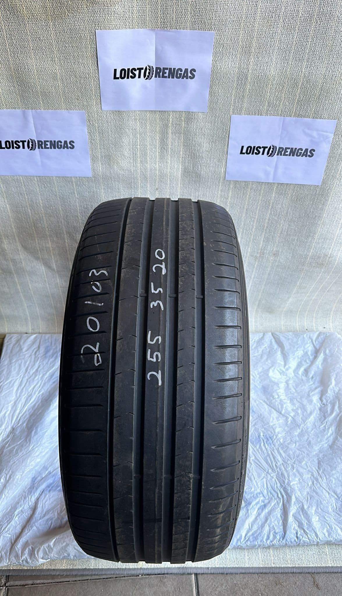 255 35 20 Pirelli P Zero